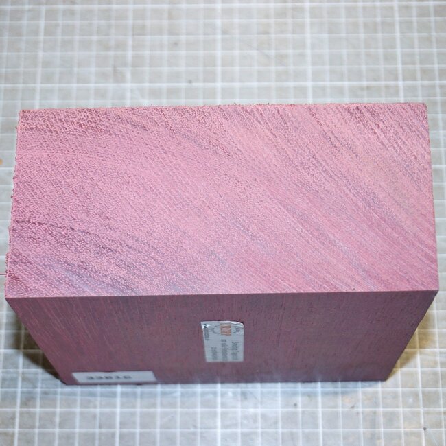 Amaranth, ca. 155 x 155 x 76 mm, 1,9 kg