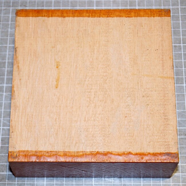 Bossé, ca. 160 x 160 x 62 mm,  1,0 kg