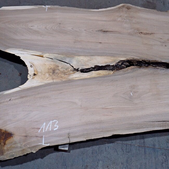 Caucasian Walnut, table top, approx. 3200 x 910 x 40 mm, 13730