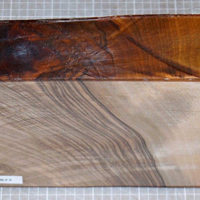 Nussbaum kaukasisch, ca. 250 x 250 x 57mm, 2,8kg
