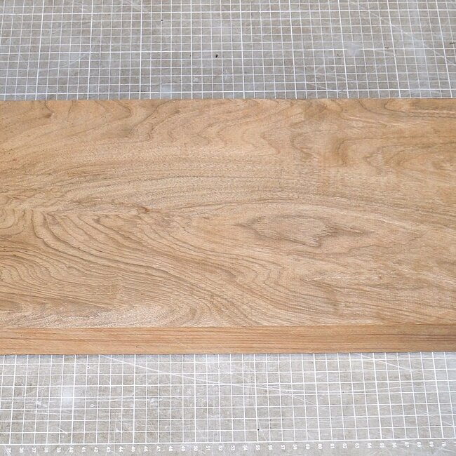 Nussbaum kaukasisch, ca. 1010 x 220 x 50-56mm, 6,7kg