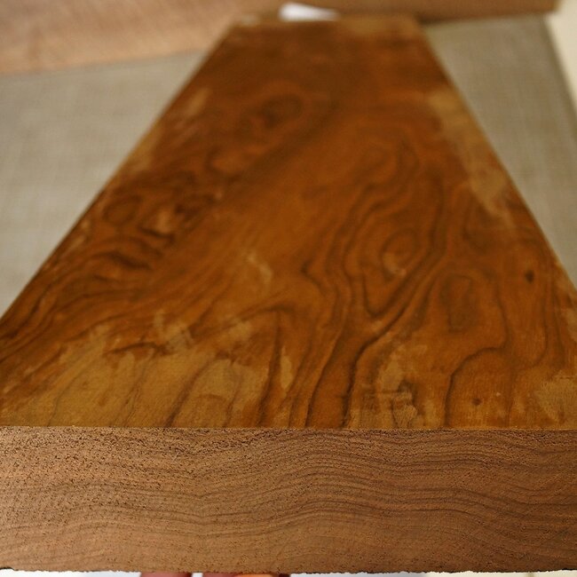 Nussbaum kaukasisch, ca. 1010 x 220 x 50-56mm, 6,7kg