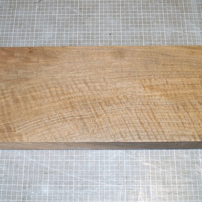 Nussbaum Riegel, kaukasisch, ca. 900 x 205 x 52-58mm, 6,4kg