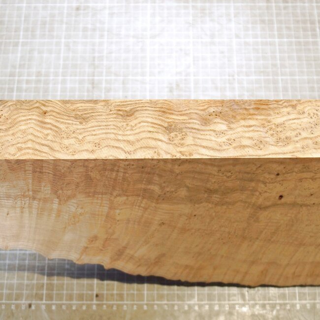 Esche Maser, ca. 400 x 170 x 55mm, 2,7kg
