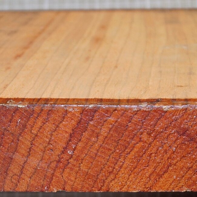Ebiara, ca. 245 x 205 x 50mm, 2,6kg