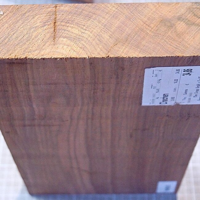 Chechen, approx. 340 x 187 x 50mm, 2,49kg