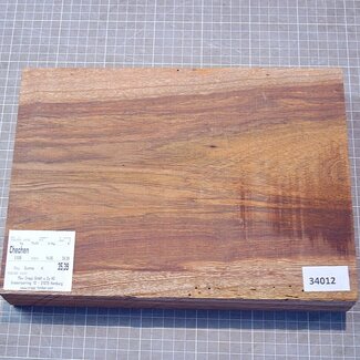 Chechen, approx. 300 x 218 x 49mm, 2,52kg