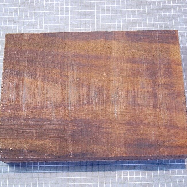 Chechen, approx. 300 x 218 x 49mm, 2,52kg