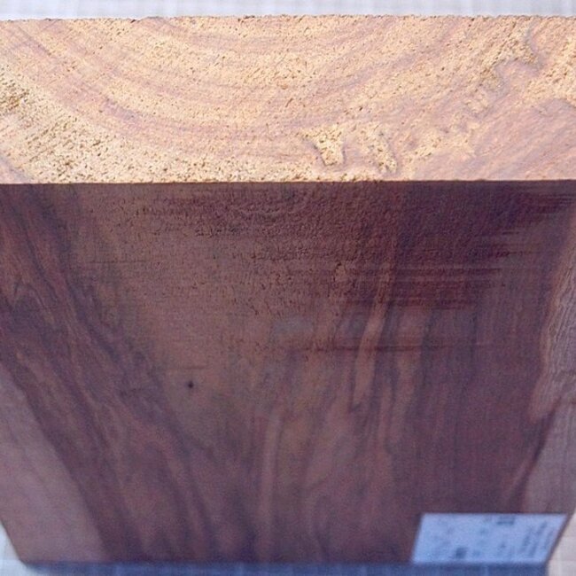 Chechen, approx. 300 x 218 x 49mm, 2,52kg