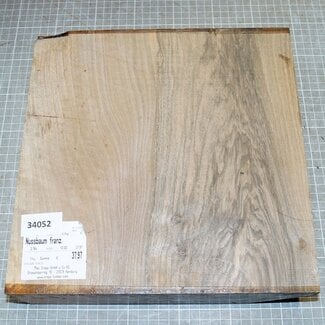 Franz. Nussbaum, ca. 275 x 280 x 63 mm, 3,1 kg