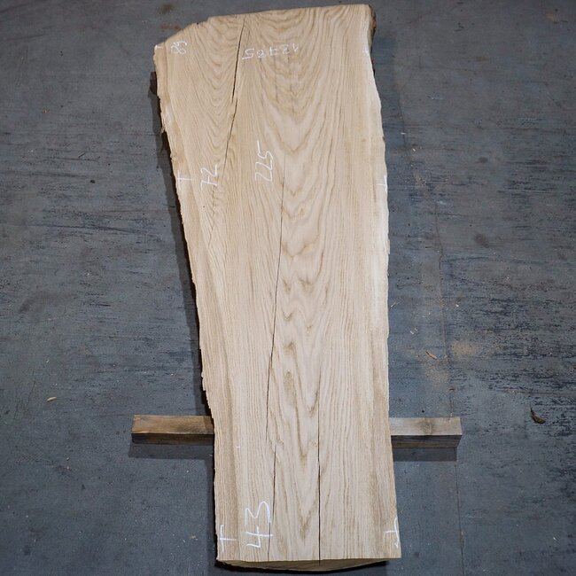 Oak board, approx. 2250 x 720 x 65 - 70 mm, 13785