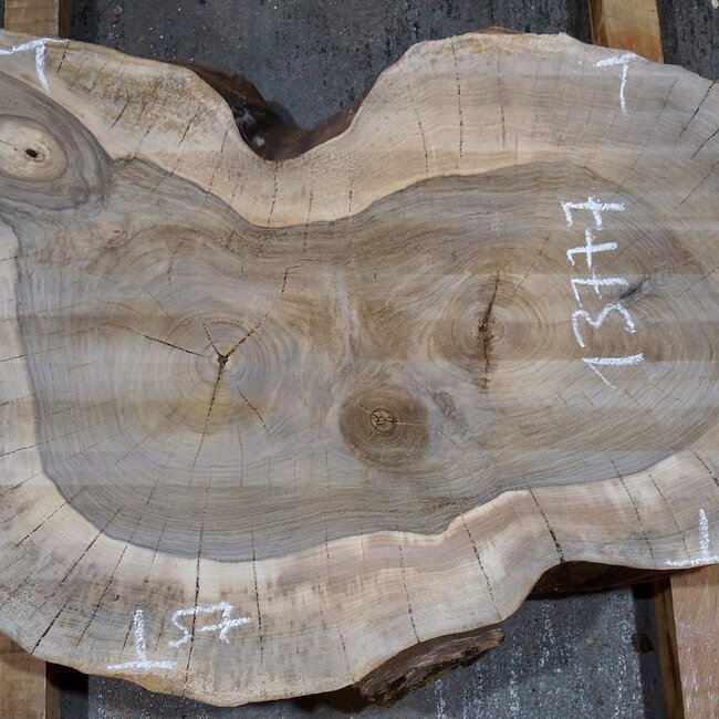 Walnut, slab, approx. 800 x 570/450 x 120 mm, 13777