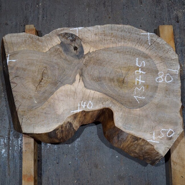 Walnut, slab, approx. 800 x 500/400 x 120 mm, 13775