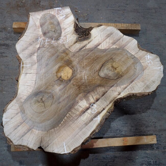 Walnut, slab, approx. 1060 x 970/600 x 130 mm, 13774