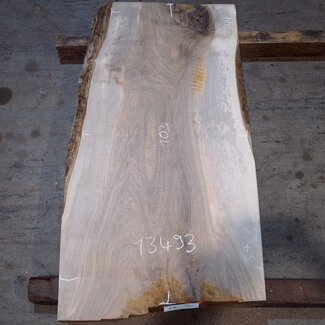 Nussbaum Waschtischplatte, ca. 1030 x 570/510/440 x 52 mm, 13493