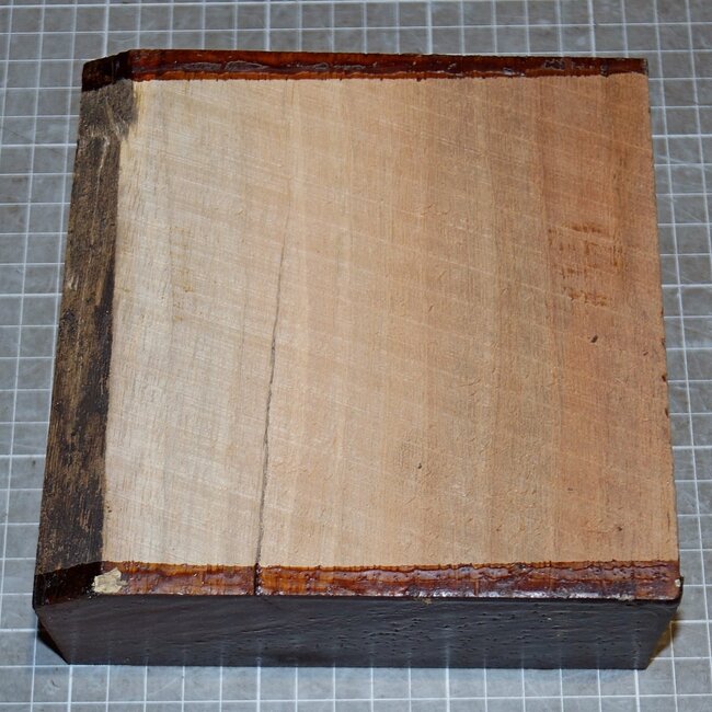 Black Walnut, ca. 150 x 150 x 63mm, 0,9kg