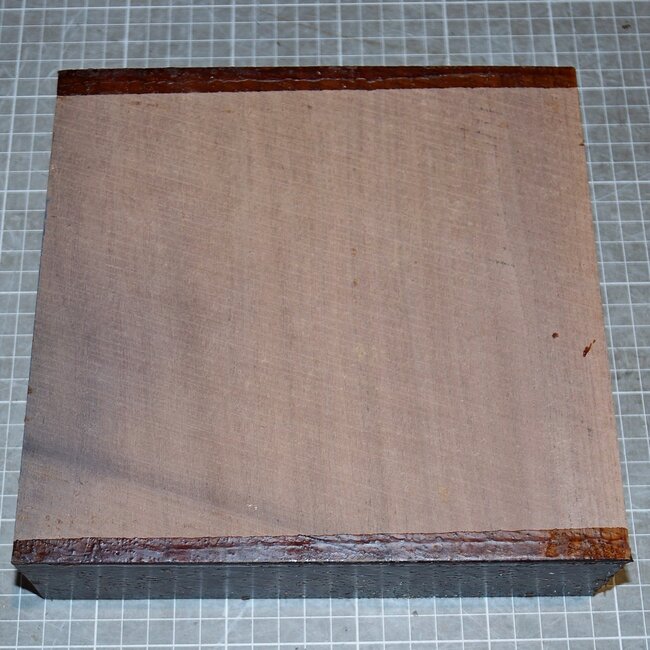 Black Walnut, ca. 205 x 200 x 60mm, 1,6kg