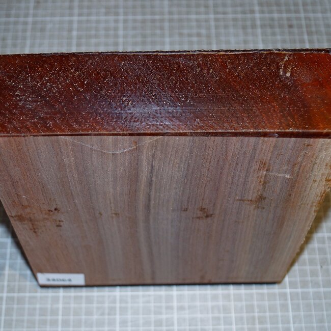 Black Walnut, ca. 210 x 210 x 61mm, 1,8kg