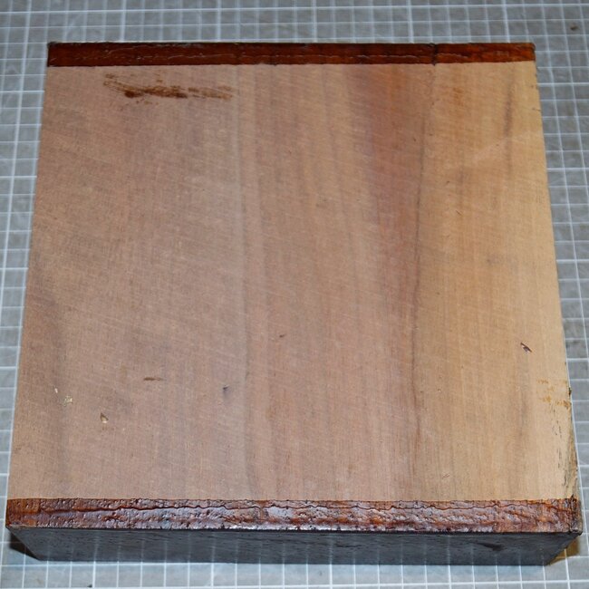 Black Walnut, ca. 215 x 220 x 61mm, 1,9kg
