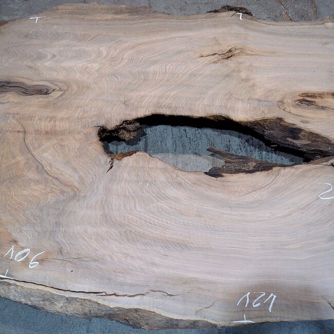 Kaukasischer Nussbaum, Tischplatte, ca. 2700 x 1210 x 35-50 mm, 13817