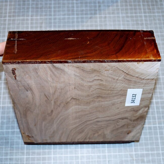 Europ. Walnut, approx. 205 x 205 x 65mm, 1,6kg