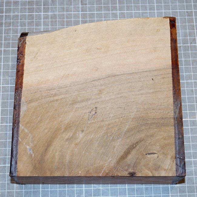 Nussbaum europ., ca. 175 x 180 x 60mm, 1,2kg