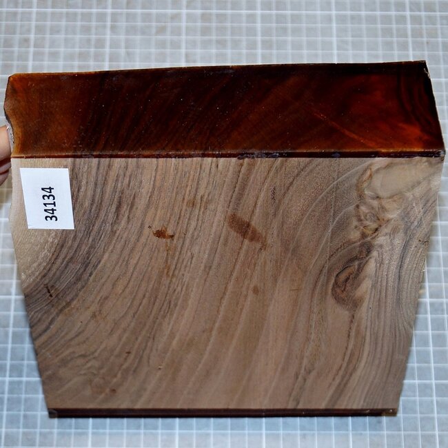 Nussbaum europ., ca. 195 x 195 x 60mm, 1,4kg