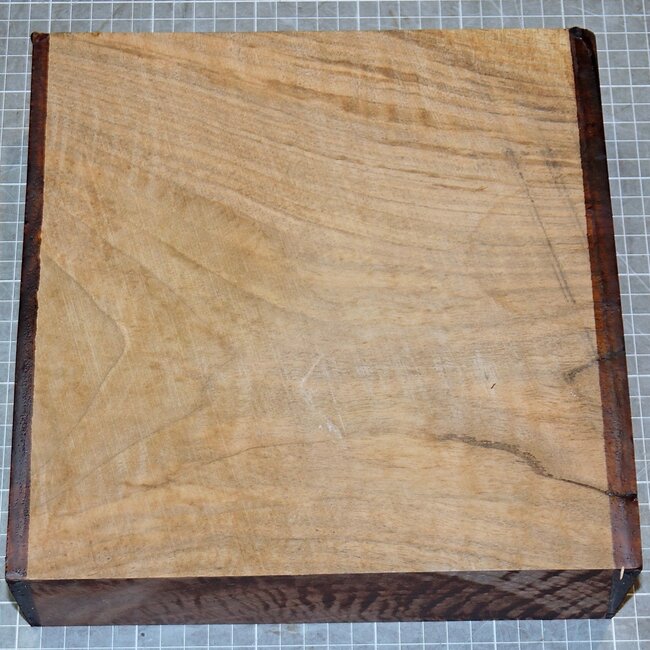 Nussbaum Riegel, kaukasisch, ca. 245 x 245 x 72mm, 3,1kg