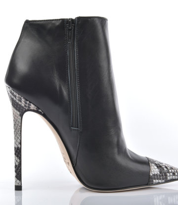 Sanctum Shoes Hoge Italiaanse enkellaarzen VESTA met python naaldhakken in echt leer