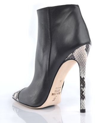 Sanctum Shoes Hoge Italiaanse enkellaarzen VESTA met python naaldhakken in echt leer