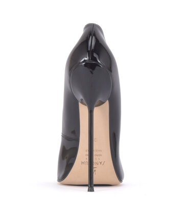 Sanctum Sanctum Shoes VALENTINA ZWART GLANZENDE PUMPS MET RONDE NEUS