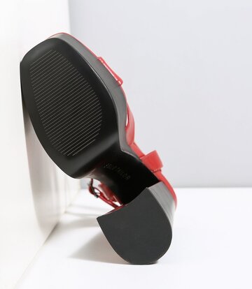 Ellie Tailor by Giaro Rote Herz-Klobige Absätze „Dolly“ von Ellie Tailor