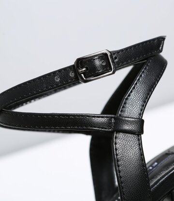 Ellie Tailor by Giaro Schwarze, matte, klobige Absätze „Dolly“ von Ellie Tailor