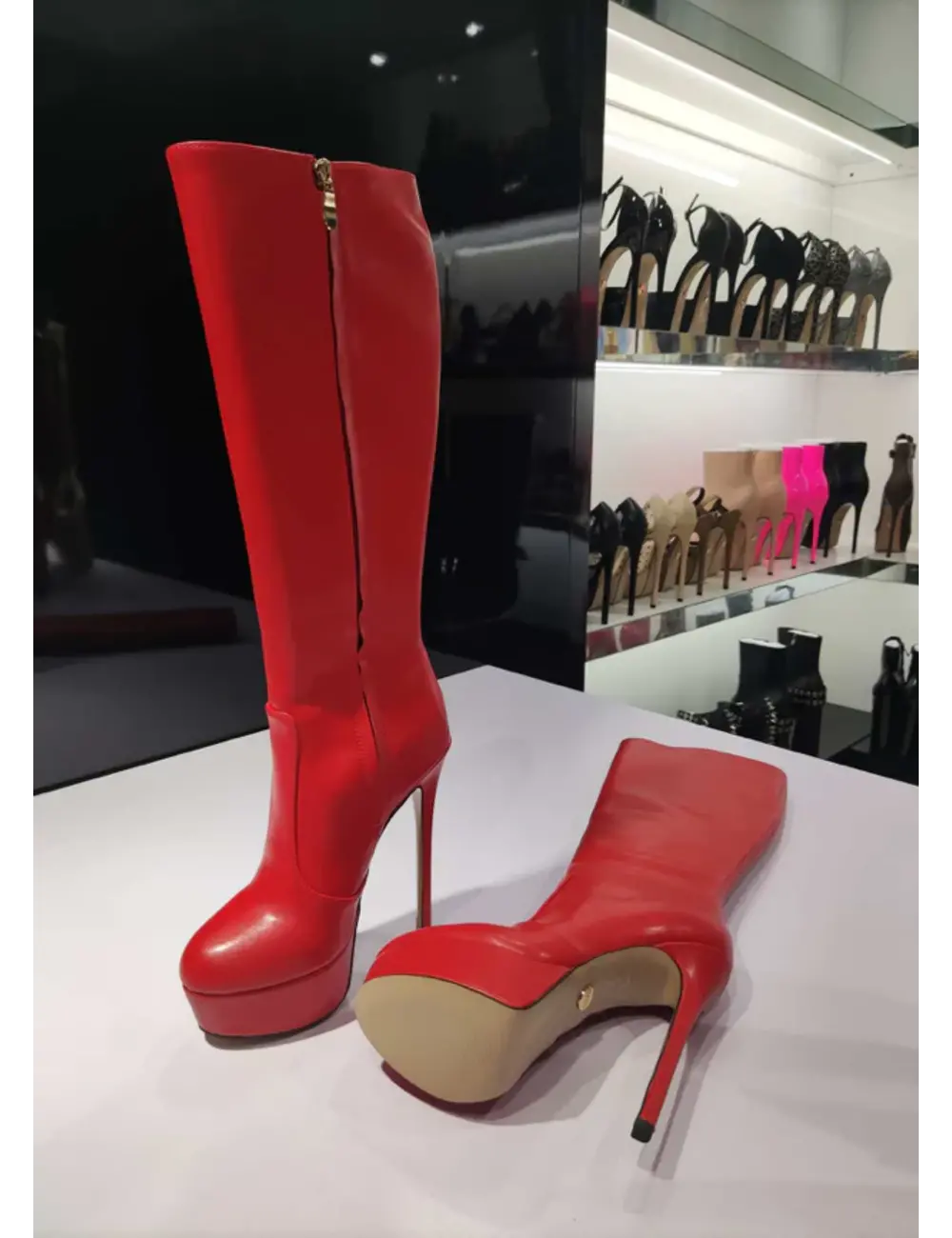 Giaro Giaro STACKSTAND RED SHINY KNEE BOOTS