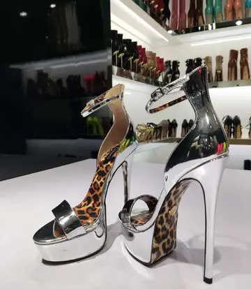 Giaro Giaro KIMMIE GLANZEND ZILVER PLATFORMPUMPS