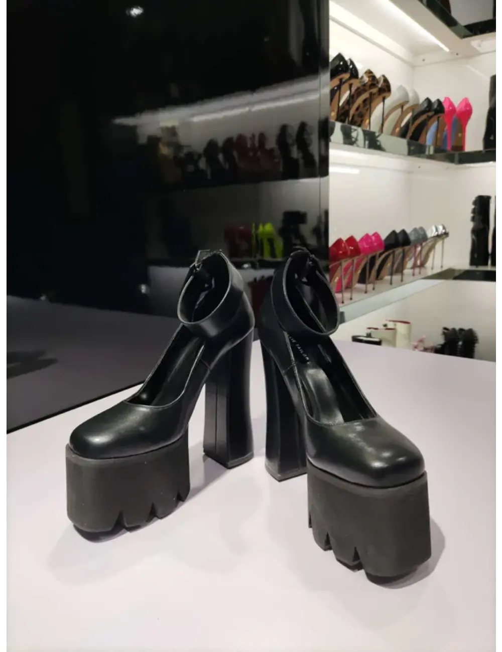 Giaro Giaro CHAR ZWART MAT