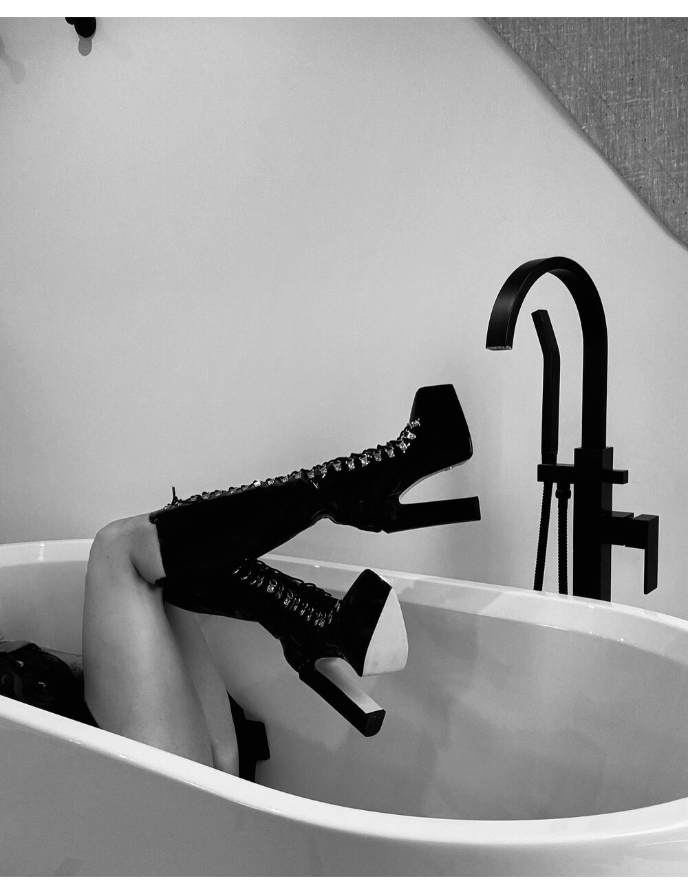 Giaro Giaro STRAGAZER | BLACK MATTE | LACED KNEE BOOTS