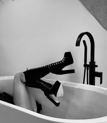 Giaro Giaro STRAGAZER | BLACK MATTE | LACED KNEE BOOTS