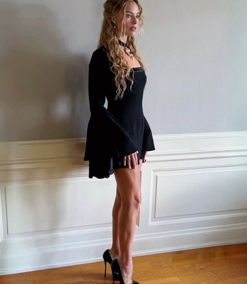 Sanctum Shoes Margot Robbie in High Heels aus Wuthering Heights