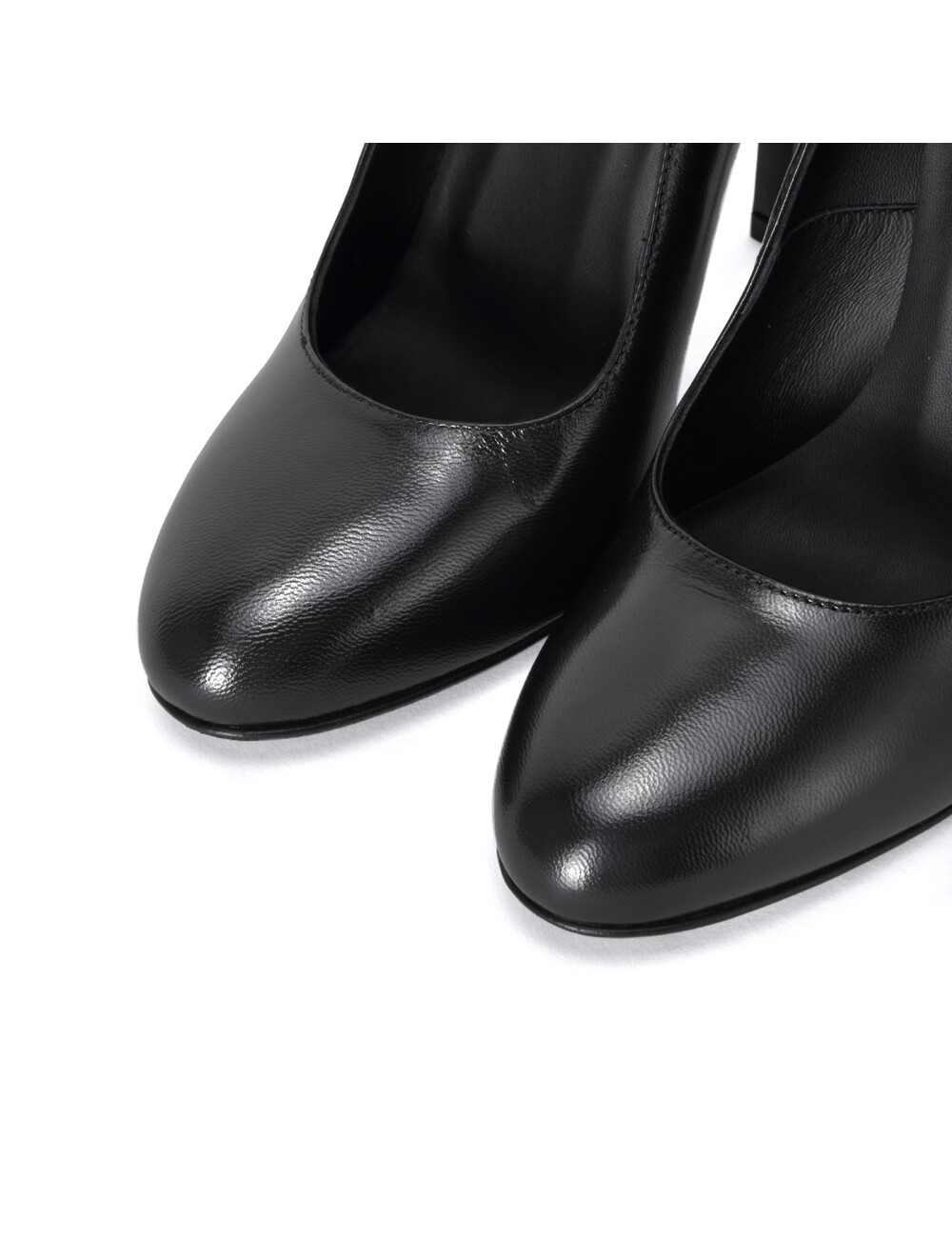 Sanctum Shoes Sanctum Shoes VALERIE SCHWARZE MATT-PUMPS AUS ZIEGENLEDER MIT RUNDER NENSE