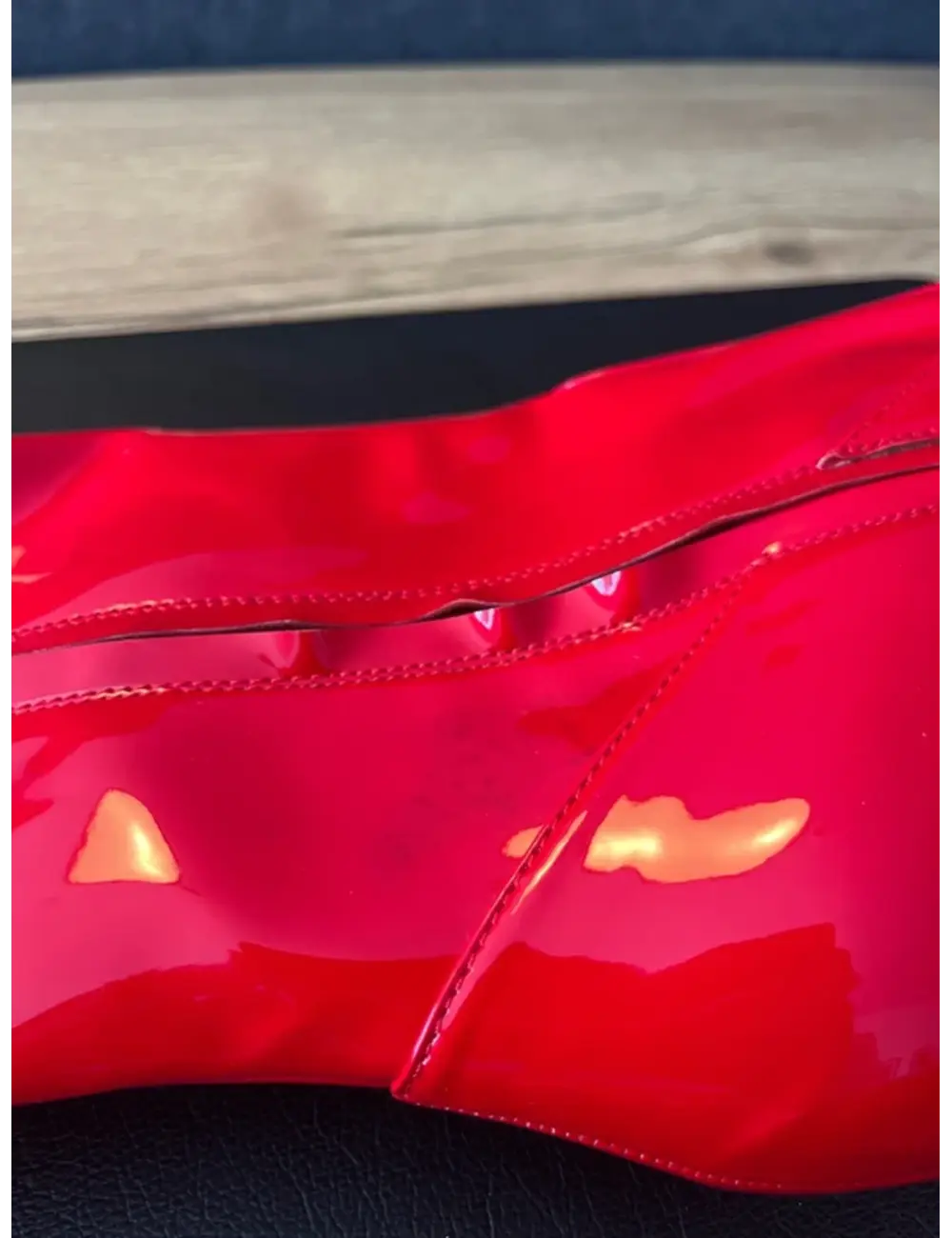 Giaro Giaro TRINKET ROT LACK (FEHLERHAFTES MODELL: KLEBER SCHEINT DURCH DAS ROTE MATERIAL)