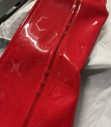 Giaro Giaro TRINKET ROOD LAK (FABRIEKSFOUT: LIJM ZICHTBAAR DOOR HET RODE MATERIAAL)