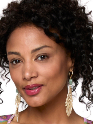 TESSA KOOPS FEATHER JADE GREEN  OHRRINGE