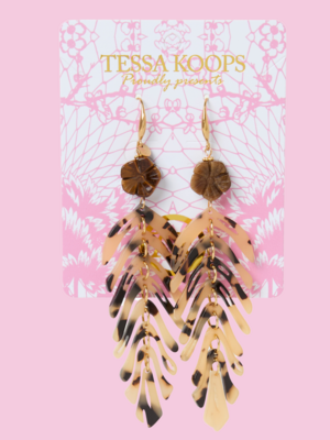 TESSA KOOPS FEATHER TIGER EYE OORBELLEN TESSA KOOPS FEATHER TIGER EYE OORBELLEN