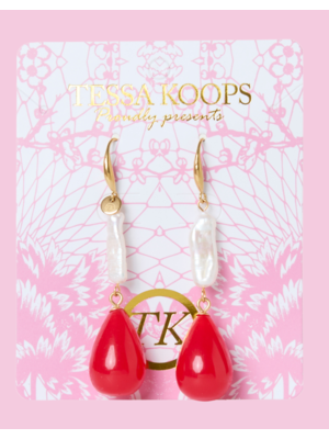 TESSA KOOPS WILD PEARL RED OORBELLEN TESSA KOOPS WILD PEARL RED OORBELLEN