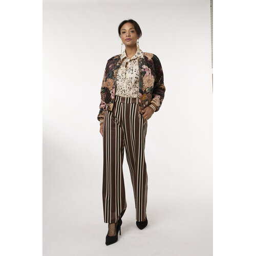 TESSA KOOPS BUMI LAVAREDO BOMBER