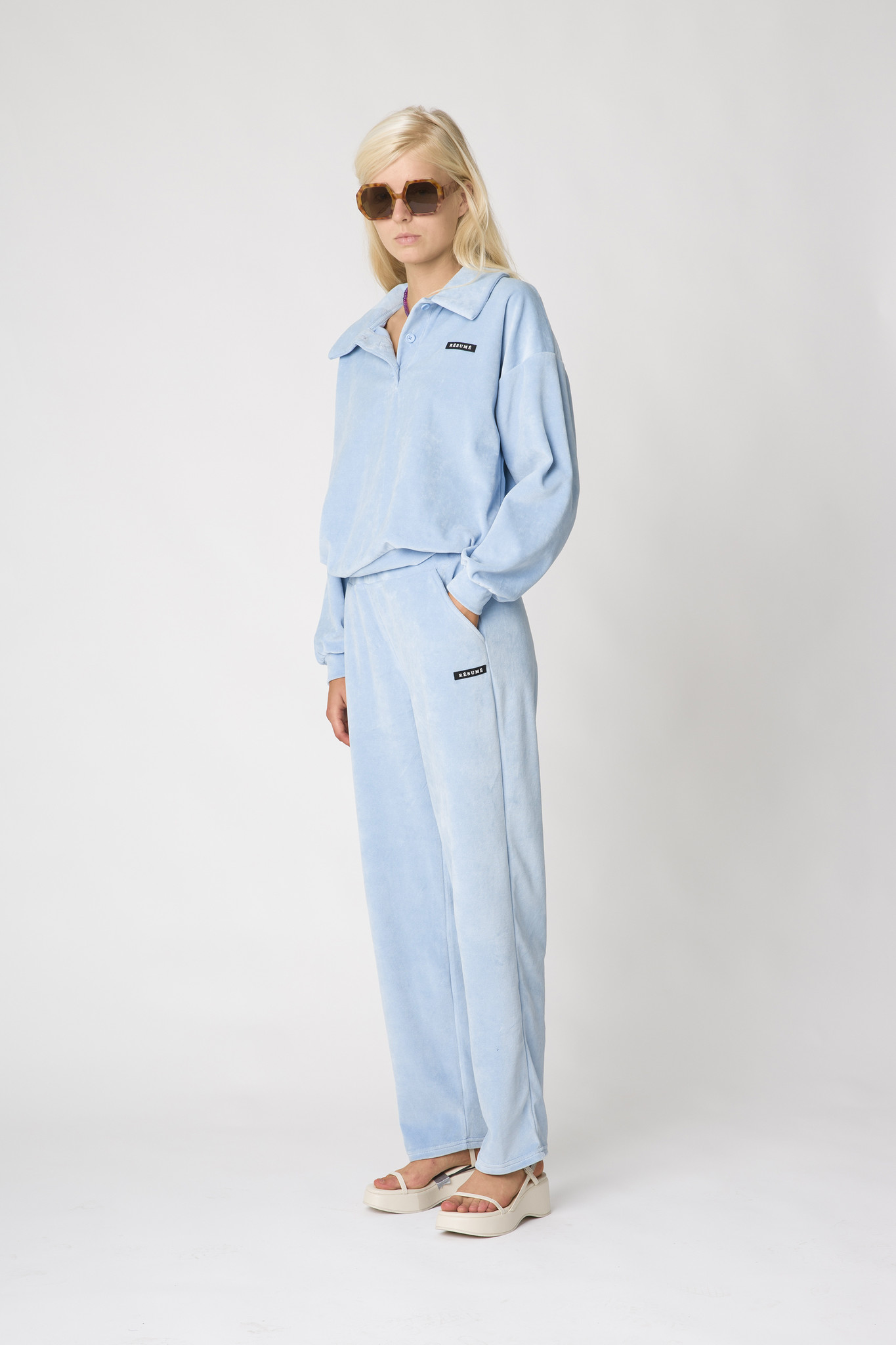 Rentmeester Blijven Rimpels Resume Kaiahrs Velour Broek Light Blauw Dames Amsterdam - RAUW.STORE