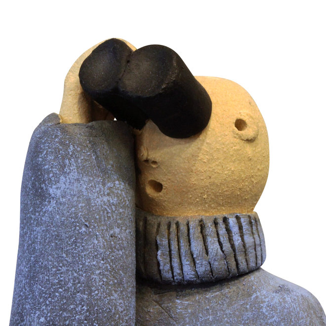 Stoere Man in coltrui met Verrekijker Keramiek H42 cm