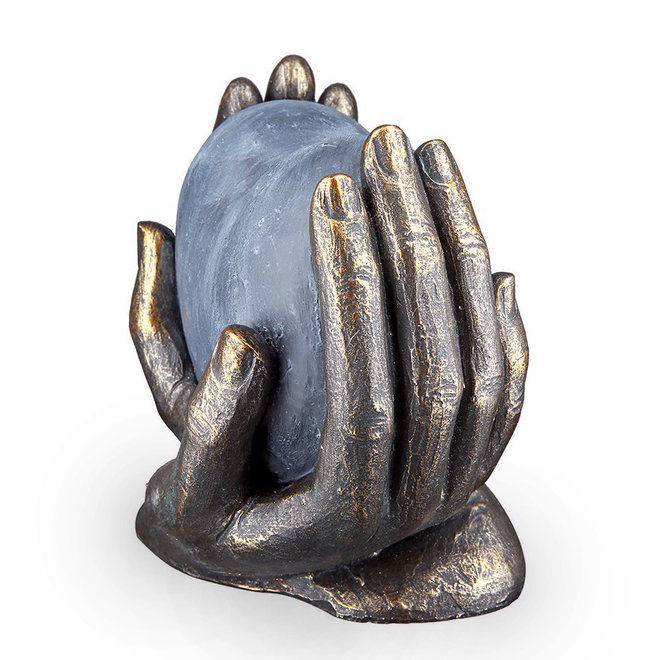 Figuur 'Heart in Hands', polyresin, antique bronze finish, H15cm
