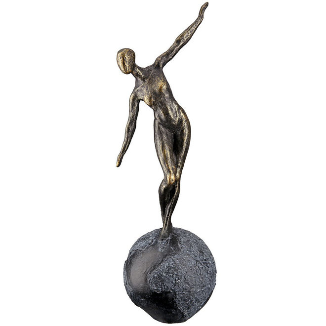 Figuur 'The World in Balance' woman